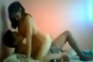 Siswi SMA Cantik Pasrah Goyang Kasur Bareng Teman poster